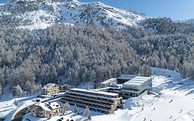 Nira Alpina